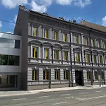 Lyly Apartment - Modern Apartment With Free Parking