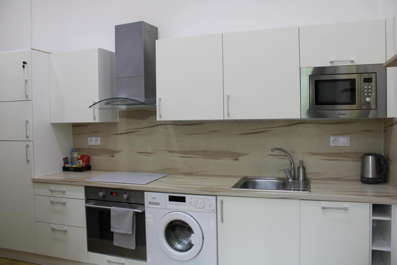 Apartment Lyly - Modern With Free Parking Prague