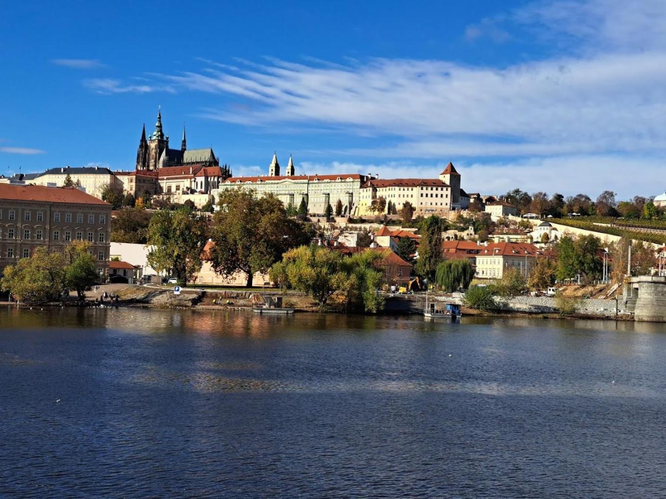 Lyly - Modern With Free Parking Prague